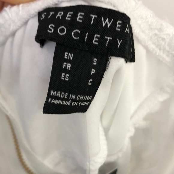 ✨2 for 25✨ White lace babydoll tank top - Picture 4 of 4